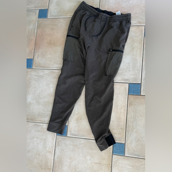 Abercrombie & Fitch Other - Abercrombie & Fitch Men’s Olive Green Sweatpants with Coral Trim Size: M